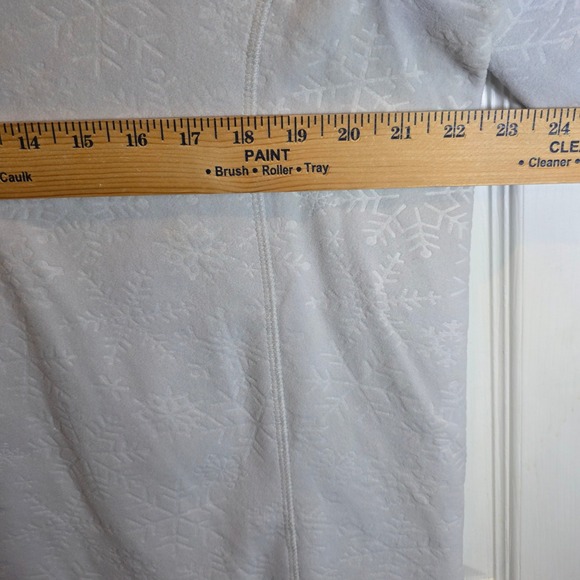 Lands End Fleece 1/4 Zip Pullover Top Snowflake Embossed Sz Large XL Light Gray - Picture 9 of 11